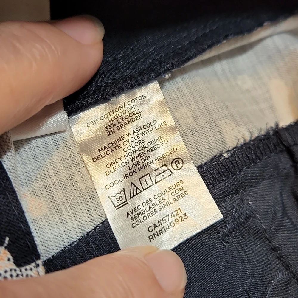 Loft shorts Size 8 - Picture 6 of 7